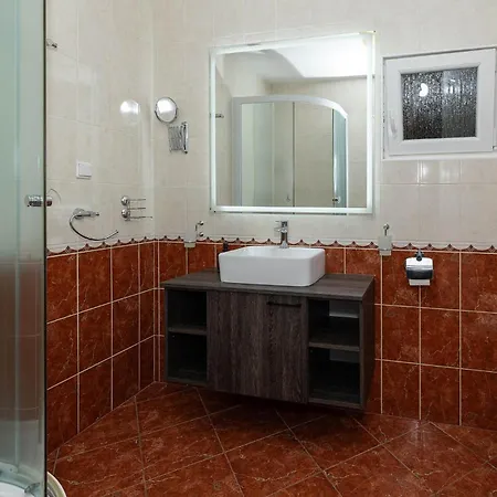 1 Bedroom Awesome In Dramalj