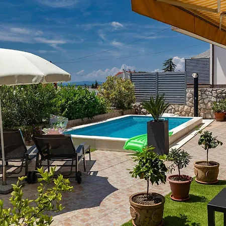 1 Bedroom Awesome In Dramalj