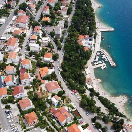 1 Bedroom Awesome In *